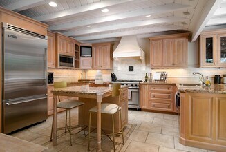 905 Camino Viejo Rd in Santa Barbara, CA - Building Photo - Building Photo