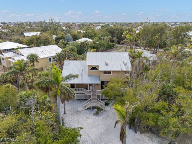 1241 Junonia St in Sanibel, FL - Building Photo - Building Photo