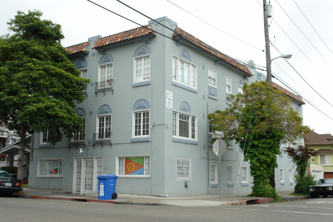 1908-1900 Alcatraz Ave in Oakland, CA - Building Photo