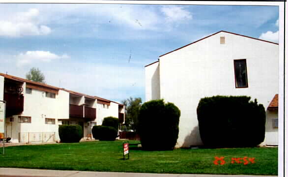 Elk Mountain Apartments in Lakewood, CO - Foto de edificio - Building Photo