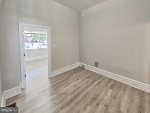 637 N 32nd St in Philadelphia, PA - Building Photo - Building Photo