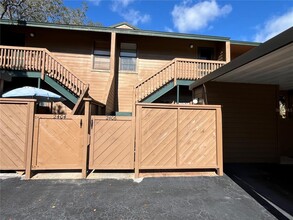 2406 Cypress Pond Rd in Palm Harbor, FL - Building Photo - Building Photo