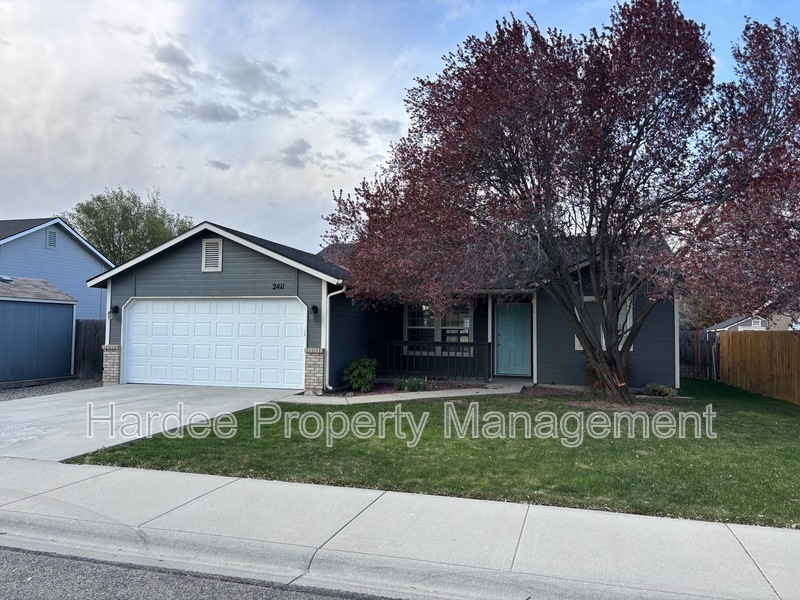 2411 W Baystone Dr in Meridian, ID - Building Photo