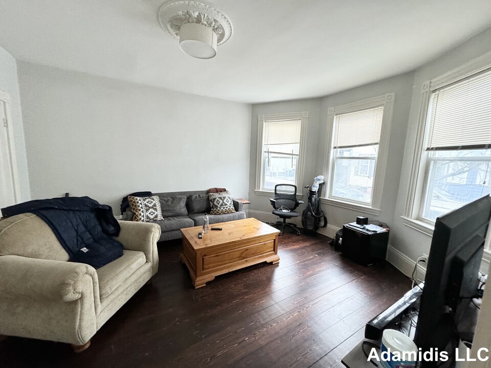 32 Rawson St, Unit 1 in Boston, MA - Building Photo