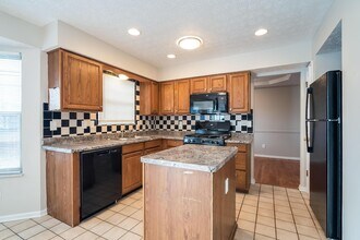 4107 Pathfield Dr in Gahanna, OH - Building Photo - Building Photo