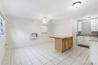 2809 SW 23rd Terrace-Unit -2807 in Miami, FL - Building Photo - Building Photo