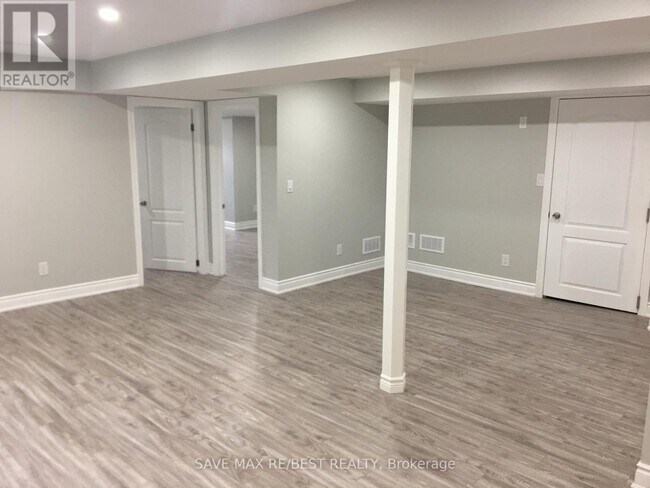 28 Isle Royal Terrace in Brampton, ON - Building Photo - Building Photo