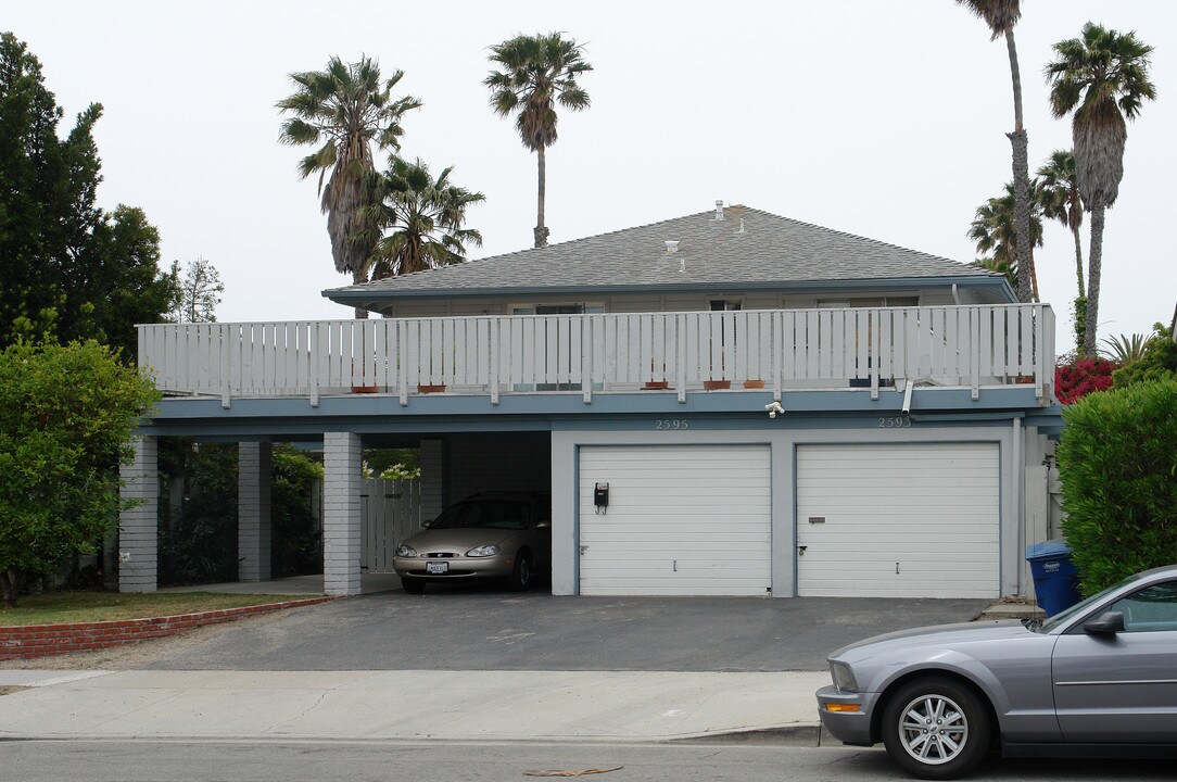 2593-2595 Bayshore Ave in Ventura, CA - Building Photo