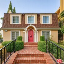 6551 Franklin Ave in Los Angeles, CA - Building Photo