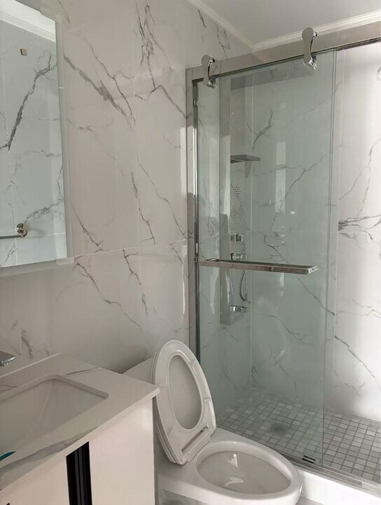 546 Van Buren St in Brooklyn, NY - Building Photo