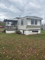 131 Mobile Court Rd in Breezewood, PA - Building Photo