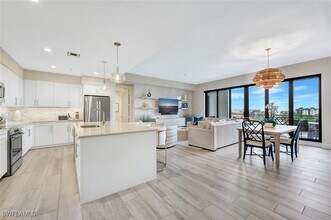 1111 Central Ave in Naples, FL - Building Photo - Building Photo
