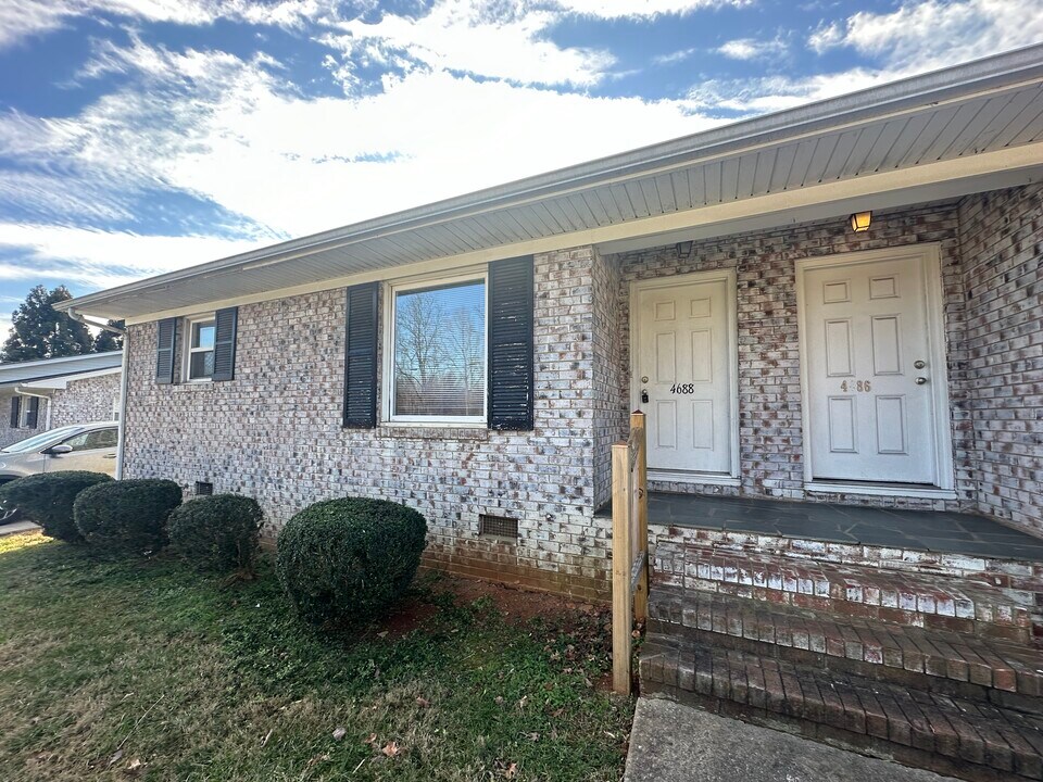 4688 NC Highway 62 in Thomasville, NC - Building Photo