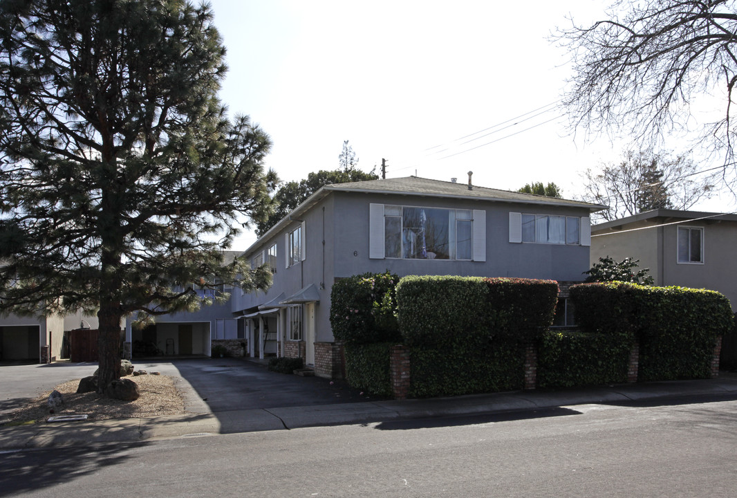 The Patrician in Menlo Park, CA - Building Photo