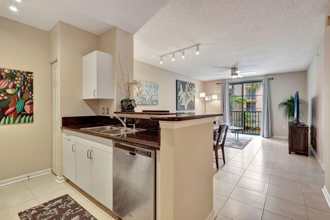 630 S Sapodilla Ave in West Palm Beach, FL - Building Photo - Building Photo