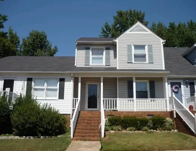 property at 71 Sweetbriar Ln