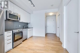 295-3295 Adelaide St W in Toronto, ON - Building Photo - Building Photo