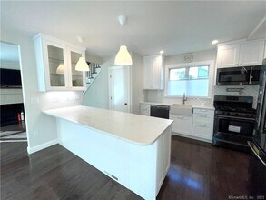 49 Midland Ave in Stamford, CT - Building Photo - Building Photo