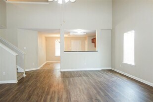 108 Lavaca Loop in Hutto, TX - Building Photo