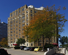 Lake Shore Towers in Lakewood, OH - Building Photo - Building Photo