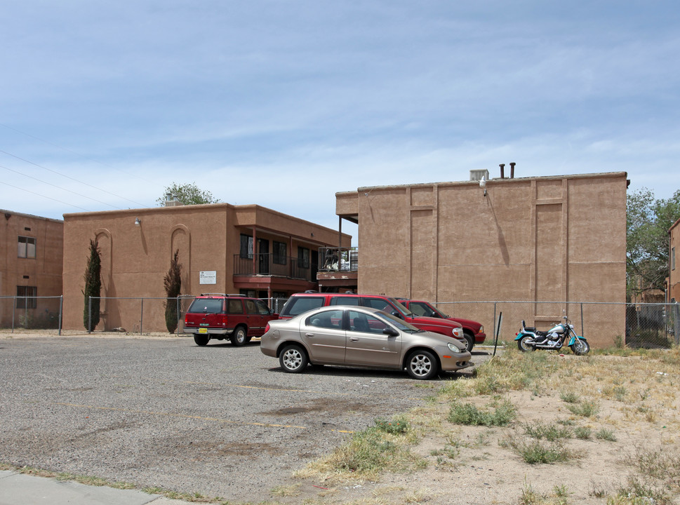 135-139 Tennessee St SE in Albuquerque, NM - Building Photo