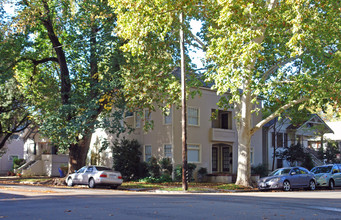 2630 E St in Sacramento, CA - Foto de edificio - Building Photo