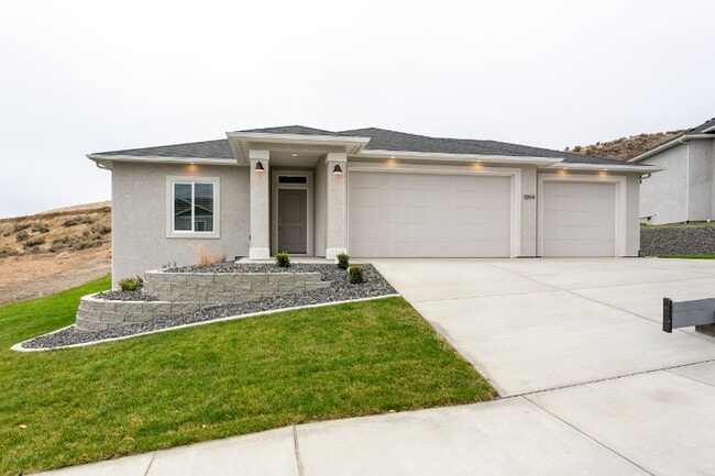 property at 1094 Chinook Dr