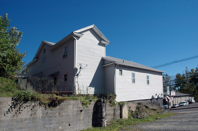 609 E Main St in Plymouth, PA - Building Photo - Building Photo