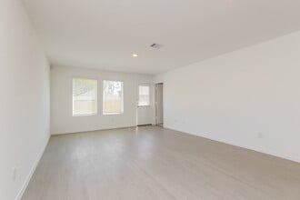 613 Craven St in Montgomery, TX - Building Photo - Building Photo