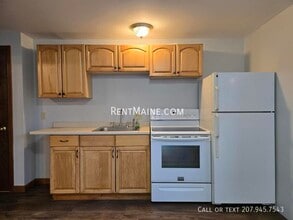 103 Cony St in Augusta, ME - Foto de edificio - Building Photo