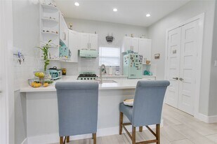 4821 1st St in Pasadena, TX - Building Photo