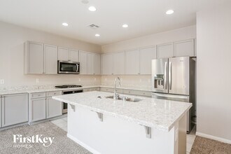 4556 Amberley Ridge Ave in Las Vegas, NV - Foto de edificio - Building Photo