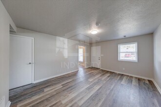 205 N Manngrove Ln in Muncie, IN - Building Photo - Building Photo
