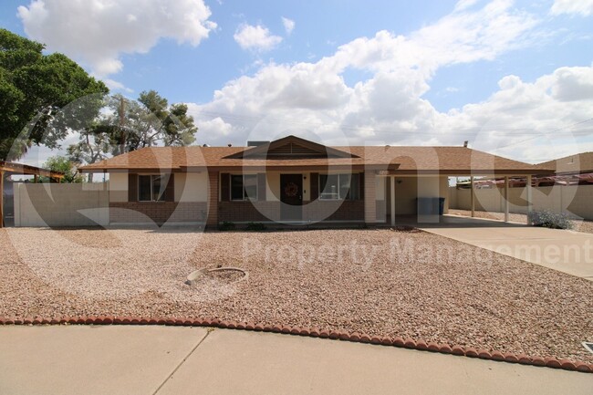 property at 1215 E Geneva Dr