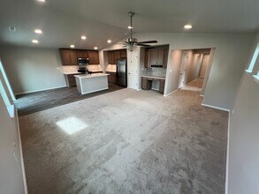 4706 W Oak Ave in Yakima, WA - Building Photo - Building Photo