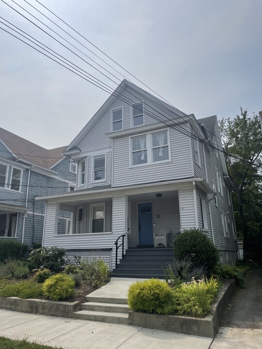 437 Davidson St, Unit #3 in Bridgeport, CT - Building Photo