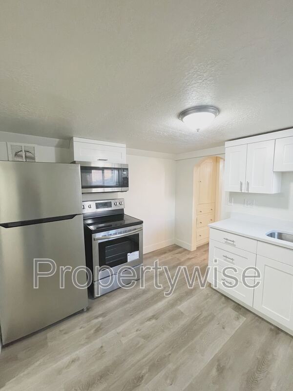 property at 763 E Scott Ave