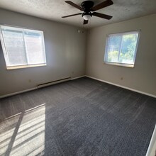 1804 Woodlawn Ave NW in Canton, OH - Foto de edificio - Building Photo