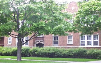 5501 W Wellington Ave in Chicago, IL - Building Photo