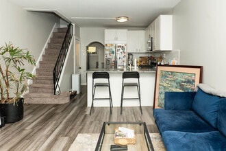 1230 Mercy St in Philadelphia, PA - Building Photo - Building Photo