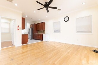 158 Terrace Ave in Jersey City, NJ - Foto de edificio - Building Photo