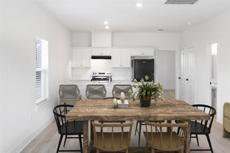 4020 Avenue N 1/2 Rear in Galveston, TX - Building Photo - Building Photo