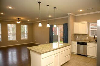 593 N Tennyson Ln in Fayetteville, AR - Building Photo - Building Photo