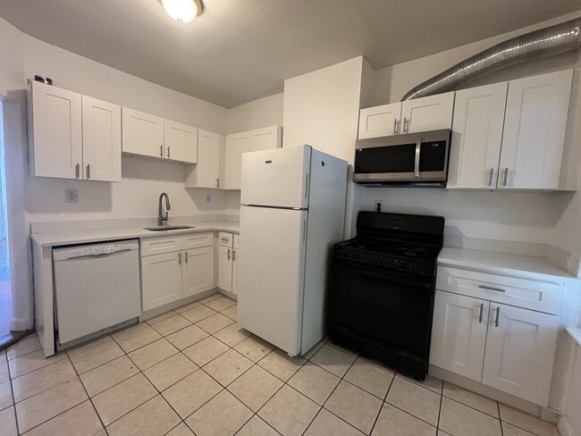 838 Huntington Ave, Unit 6