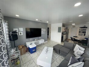 608 NW 4th Ave in Hallandale Beach, FL - Building Photo - Building Photo