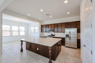 7677 W Smoketree Dr in Peoria, AZ - Building Photo - Building Photo