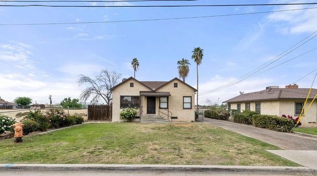 400 E Belle Terrace in Bakersfield, CA - Building Photo - Building Photo