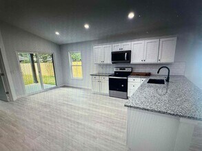 231 Monterey Ave in St. Augustine, FL - Foto de edificio - Building Photo