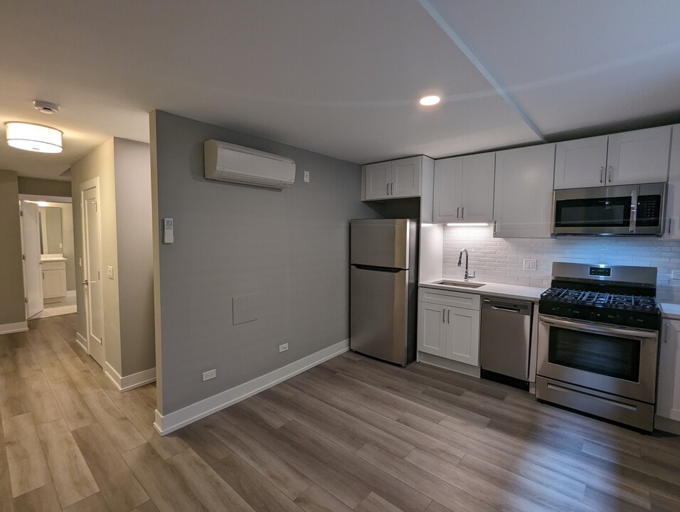 3935 N Janssen Ave, Unit gdn in Chicago, IL - Building Photo