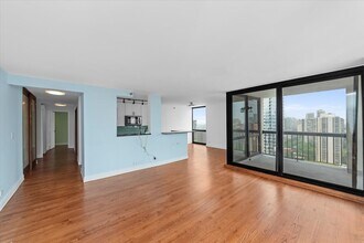 1122 N Clark St in Chicago, IL - Building Photo - Building Photo